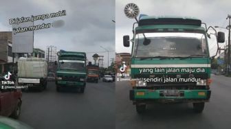 Viral Truk Jalan Mundur Bikin Bingung, Akhirnya Mengejutkan