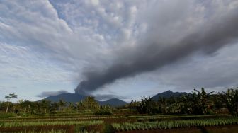 Gunung Raung Erupsi, Terjadi 4 Kali Letusan