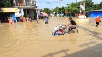 Kemensos Kerahkan Tim Layanan Psikososial Tangani Korban Banjir Indramayu