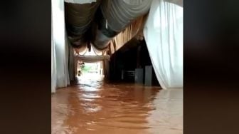 Warganet Curhat Usai Batalnya Pesta Pernikahan karena Banjir, Bikin Sedih