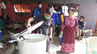 Hari Kelima Banjir Subang, Kemensos Tetap Buka Layanan Dapur Umum