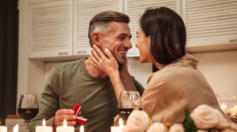 5 Cara Menyiapkan Dinner Romantis di Rumah saat Valentine