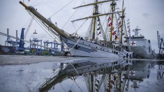 Bersandar di Tanjung Priok, KRI Dewaruci Jadi Objek Wisata