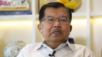 JK Sanjung Anies Gelontorkan Dana untuk Masjid, Ferdinand: Itu Uang Rakyat