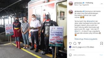 Pantau KRL di Stasiun Tugu, GKR Bendara Ketemu Batman dan Super Woman