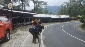 Gawat, Jalur Payung Kota Batu Alami Retakan Tanah Sepanjang 46 Meter