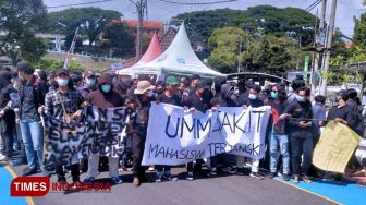 Demo Mahasiswa Universitas Muhammadiyah Malang Tuntut Potongan SPP 50persen