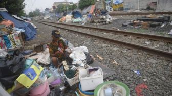 Viral Nasi Sedekah Dibuang Begitu Saja oleh Pemulung, Warganet Murka