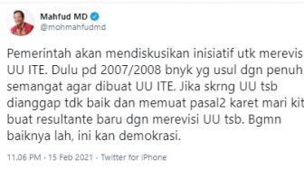 Kerap Berseberangan, Kali Ini PKS Dukung Jokowi Soal Revisi UU ITE