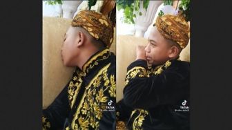 Viral Pria Tidur Ngiler di Pelaminan Bikin Curiga, Warganet Tebak Faktanya