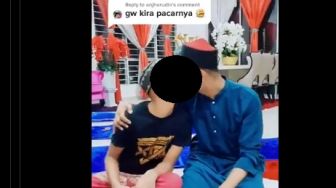 Viral Pria Saling Ciuman di Atas Sajadah, Publik Kaget Lihat Videonya