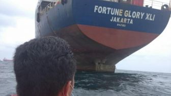 Engker di Perairan Merak, Kapal Fortune Glory XLI Pancarkan Sinyal Bahaya