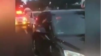 Video Pemobil Diduga Sengaja Hambat Ambulans, saat Ditegur Malah Nantang