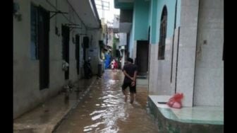 Hujan Lebat Guyur Jakarta, Sejumlah Titik di Kembangan Banjir