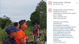 Anak Kecil Asyik Pantau Merapi, Warganet Sindir Penampakan Gunung Pangrango