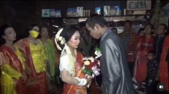 Pengantin Baru Tak Tahu Cara Cium Istri, Publik Penasaran Malam Pertamanya