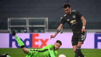 Bantu MU Bungkam Sociedad, Bruno Fernandes Lampaui Rekor Paul Scholes