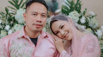 Dikabarkan Cerai dari Vicky Prasetyo, Kalina Oktarani Bantah Nikah Settingan