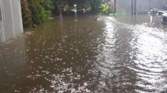 6 Titik Banjir di Jalan Jakarta Selatan, Paling Tinggi 100 cm