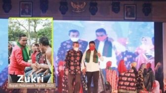 Punya Gaya Berpakian Khas, Zukri Misran Ungkap Alasan Sering Pakai Syal