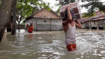 Kali Malang Meluap, Puluhan Rumah di Lebak Wangi Banjir