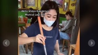 Foto-foto Tukang Bakso Mirip Dian Sastrowardoyo di Sentul Bogor