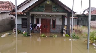 Tiga Pekan Banjir Tak Surut, Warga Demak Salahkan Pembangunan Tol