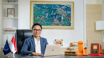 Dirut Pos Indonesia Terpilih Sebagai Ketua Umum IKAELITS 2021