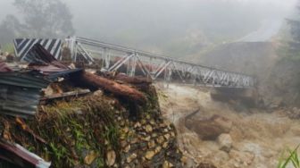 Penampakan Jembatan di Trans Papua yang Ambruk Diterjang Luapan Sungai Bion