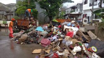 Merayakan Lebaran Idul Fitri Tanpa Sampah, Petugas Kebersihan Lembur