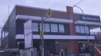 Gedung McDonald's Terbakar, Pengunjung Berhamburan