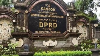 Anggota Fraksi PDIP Wafat Karena Corona, DPRD Jembrana Ajukan PAW