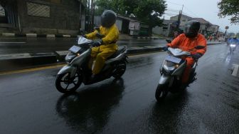 Siap Payung! Kota Tangerang Diprediksi Hujan Lebat Pada Siang dan Sore Hari