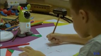 Bantu Pendidikan Anak di AS, Robot Mainan Ini Ajarkan Nyanyi hingga Sains