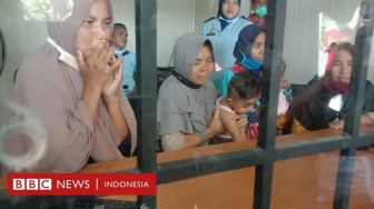 Kisah Kasus Pelemparan Atap Seng Pabrik Rokok oleh Empat Ibu di Lombok