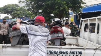 Polisi Amankan 2 Motor di TKP Penembakan oleh Bripka CS di Kafe Cengkareng