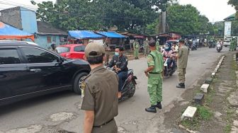 Puluhan Pelanggar Prokes di Pondok Gede Bekasi Dikenakan Sanksi Sosial