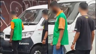 Lebih Langka dari Lamborghini, Kehadiran Mobil Pick Up Ini Malah Jadi Tontonan Warga