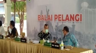 Rapat Bareng Opung Luhut, Syamsuar Mohon Jalan Ini Jadi Jalan Nasional