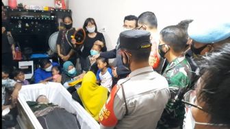 Jenazah Pratu Martinus, Korban Penembakan Bripka CS Tiba di Rumah Duka