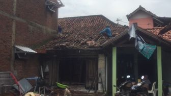 Puting Beliung Porak-porandakan Ratusan Rumah di Kota Tegal