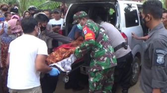 Sedang Menganyam Tikar, Jamaiyah Tewas Ditikam Cucu Pakai Pahat