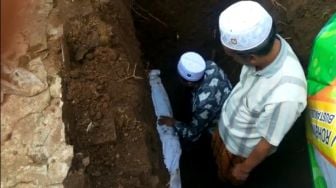 Masya Allah! Empat Tahun Terkubur, Jasad Ulama Pendiri Ponpes di Bondowoso Masih Utuh