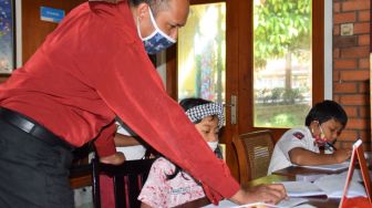 Dampak Pandemi, Masa Depan Anak dan Remaja Indonesia Rentan Terlantar