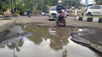 75 Kilometer Jalan di Kota Serang Rusak, Walikota Disebut Ingkar Janji