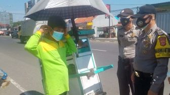 Kedapatan Tak Pakai Masker, Polsek Kedawung Beri Sanksi 20 Pelanggar
