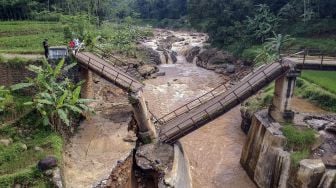 Jembatan Kalipetung Roboh Terkikis Air, Begini Penampakannya