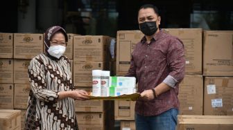 Serahkan Bantuan Alat Kesehatan, Risma Ajak Pemda Mandiri Tangani Bencana