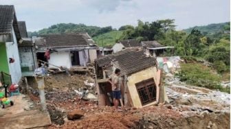 Perumahan di Kota Semarang Longsor, Delapan Rumah Roboh