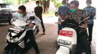 Kementerian ESDM Luncurkan Proyek Konversi Sepeda Motor Bensin ke Listrik